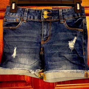 Girls Mudd double-button jean shorts